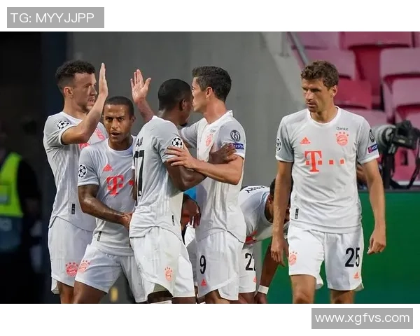 德甲焦点战：里昂逆转拜仁乌龙球成比赛转折点解析