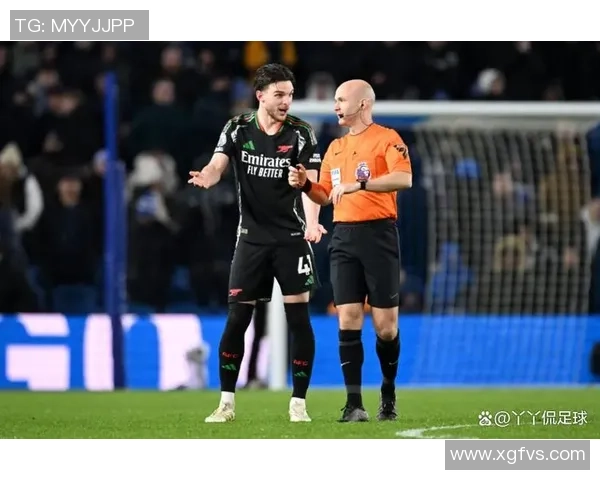 足总杯激战：拜仁逆转阿森纳乌龙球引发争议判罚全场沸腾