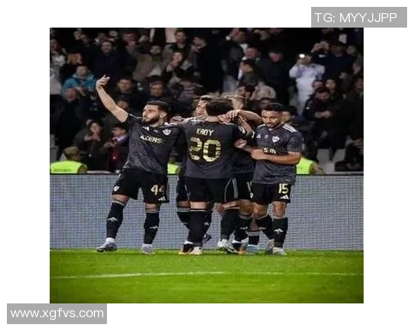 欧冠激战：那不勒斯与曼联0比0平局点球大战成焦点瞬间解析